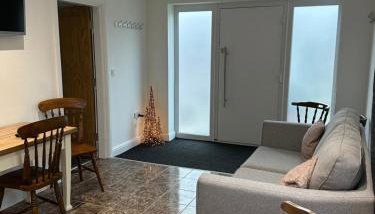 Flatfields Lodge - Photo 2