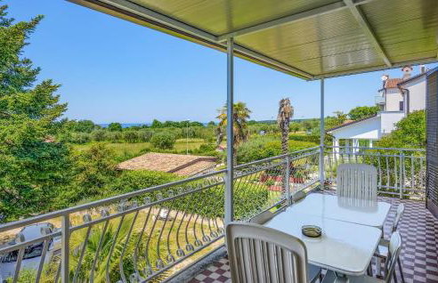 Beautiful Apartment In Umag With Wifi - Foto 4