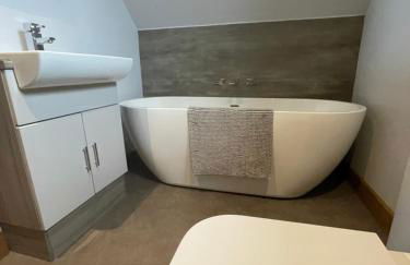 Switha - Luxury home in Stromness, Orkney with outstanding views and hot tub - Photo 18