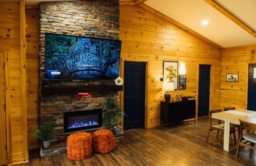 Luxe Lodge Escape - Hot Tub-Outdoor Movies-Game Room-Fire Pit - Foto 38