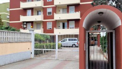 Intero Appartamento con Parcheggio Gratuito - Foto 3