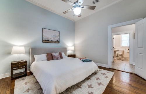 Downtown Historic 2Bdrm, Walk to Riverwalk, Alamo; Beautifully Renovated! - Foto 15