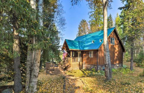 Riverfront Hungry Horse House with Large Deck! - Foto 28