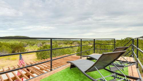 Remote Strawn Container Home with Hot Tub! - Foto 2