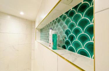 Hidden Retreat with Steam room, KING bed near tube - Foto 24