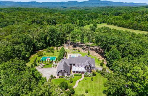 Luxury Mountain Mansion, 7BR, 8 king beds, 10000sf, Views, Pool, Sport Court, Gym, Sauna, Petting Zoo - Foto 23