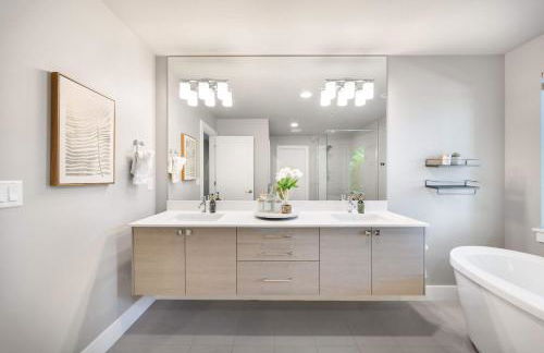 Modern Kirkland 4BR Family Oasis Kids Paradise - Photo 50