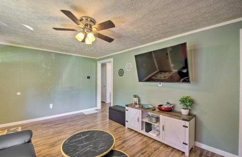 Dog-Friendly Fayetteville Home with Hot Tub! - Foto 6