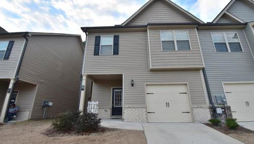 Stay in a brand new townhome in Winder! - Foto 2