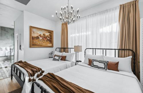 Luxe Victorian Retreat • Walk to Downtown - Foto 69