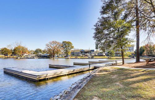 Private Patio, Decks Waterfront Eatonton Townhome - Foto 41