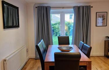 Large 4-bed house for up to 7 guests w 2x parking - Foto 16