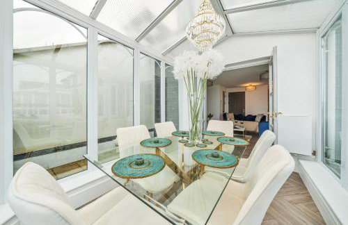 NEW! Stunning 2 Bed Beach Front Penthouse Apartment - Topaz, Compass Point - Foto 8