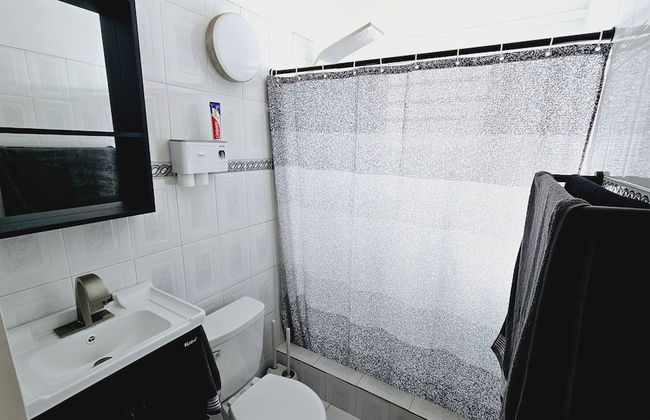 Cozy and Modern Apartment Black & White With Jacuzzi on Terrace - Photo 26