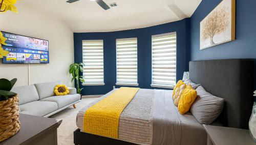 Entire Home 3BR Hidden Gem Getaway with Level 2 EV Charger, Central Location - Foto 3