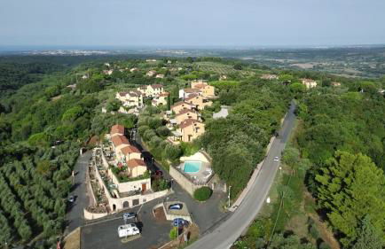 Trilocale con piscina - Foto 5