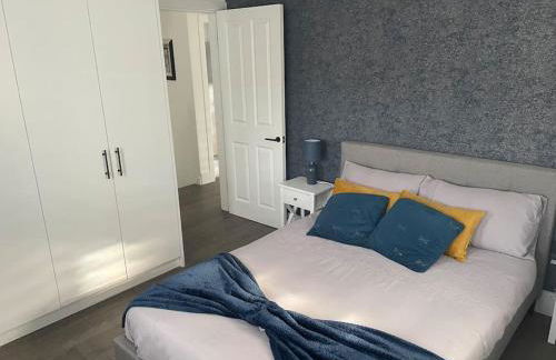 Brand New Big House with garden and free parking - Foto 13