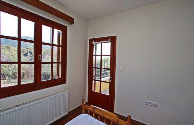 Pantso Villa - Photo 3