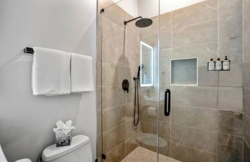 Nature-Inspired Living n Houston’s Trendy East End - Foto 9