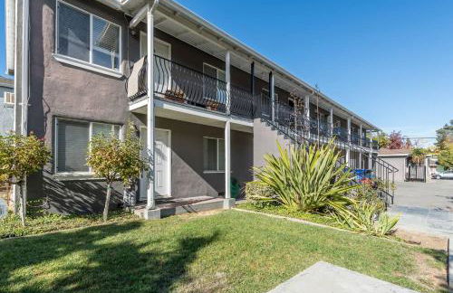 Spacious, Soaring Ceilings, Near Downtown MV, GOOG - Photo 14