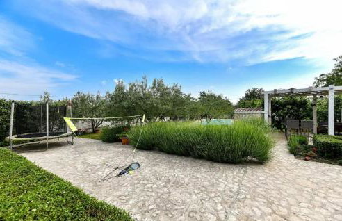 Six-Bedroom Holiday Home In Sv Filip I Jakov - Foto 12