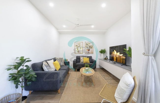 Urbanretreat Modern Outdoor Dining Backyard - Foto 15