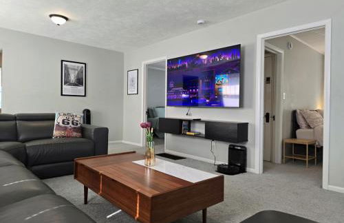 Historic Route-66 Bungalow - Photo 1