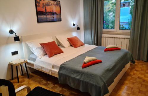 Villa Rosa with yard and children's playground - Foto 1