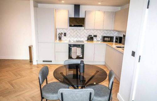 Modern and Sleek 2 Bed Flat in Central Manchester - Foto 11