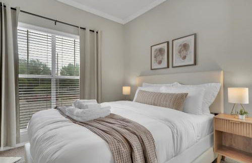 Sapphire 1BD Loft - Pool, Gym & Free Parking! - Photo 1