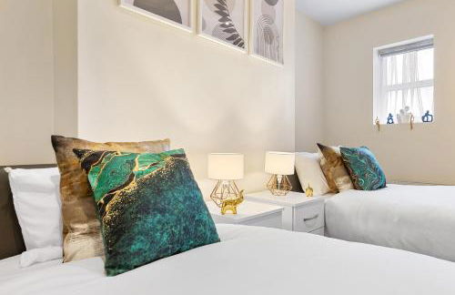 Stylish & Modern 2-Bedroom London Hideaway - King Bed- Sleeps 6 - Parking Available - Instant Book - 20 Percent Off Long Stays! - Foto 39