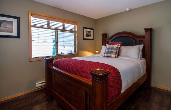 Give Something Back Retreat by Revelstoke Vacations - Photo 2