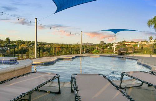 Sunset Crest - Home with stunning views, Pool, BBQ - Foto 38