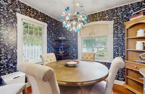 Whimsical Getaway - Photo 5