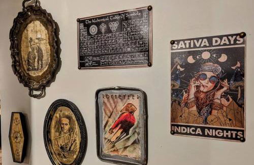 Cozy AF Gothic Rose Gallery - Foto 33