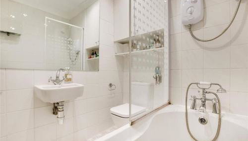 Apartment in West London - Foto 3, towels, Shower