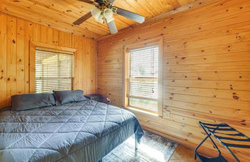 6 Mi to Main St Poplarville Cabin with Pasture View - Foto 14