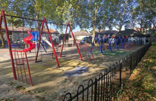 Free Parking Large Balcony Central Location - Foto 33