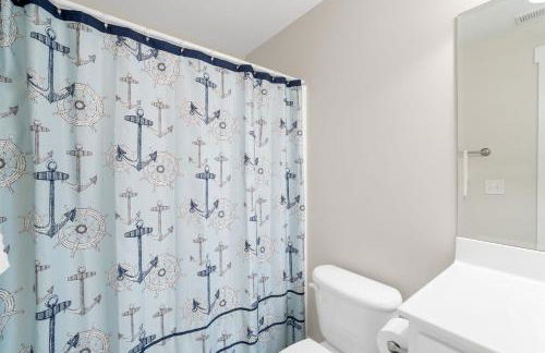 Stay at The Salty Gal - 4 Minute Walk to both Carolina and Kure Beaches - Foto 29