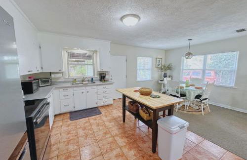 Quinn`s Riverside Retreat - Foto 13