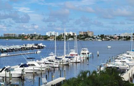 Turnkey Tranquility with Marina & Intercoastal views - Foto 3