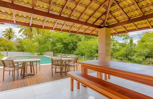 Imóvel Novo, 4 Quartos, Ar Condicionado em todos ambientes - Cond. Fechado - Guarajuba-BA - Foto 28