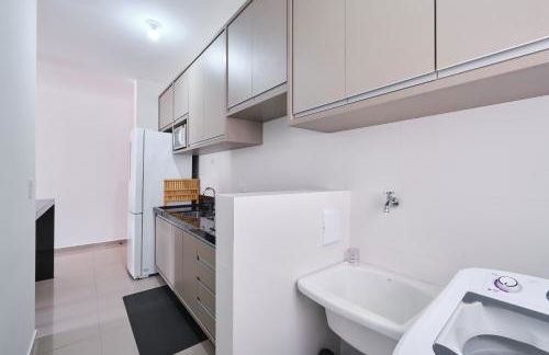 2 QUARTOS com Churrasqueira na Varanda, Piscina, Garagem interna, WiFi 500mbps, Ar Condicionado e Telas de Proteção - Foto 38