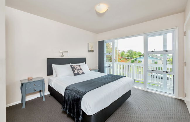 Sunny Three Bedroom Delight Upper Level - Foto 3