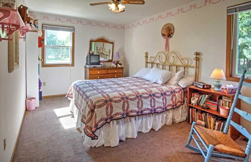 Waterfront Vandalia House with Dock on Donnell Lake! - Foto 17