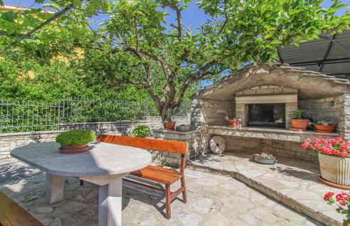 2 Bedroom Lovely Apartment In Gracisce - Foto 2