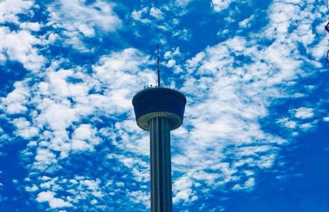 Experience Serenity in a 4BR 3BA Downtown Home - Foto 31