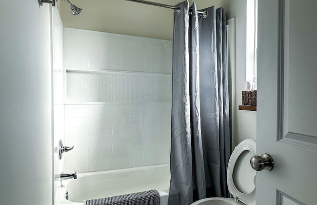 StayAE - Flamingo House - Photo 41