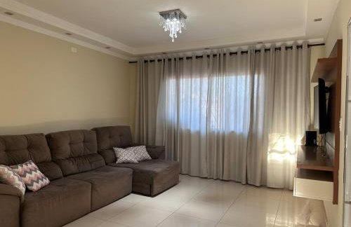 Sobrado top com piscina, espaço gourmet, próximo à praia com Ar Condicionado - Foto 2