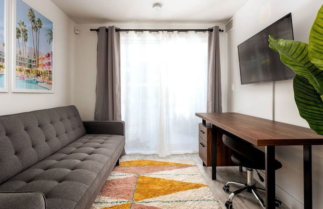 Mid-century Gem w Secret 4th Bedroom Near Downtown - Foto 42